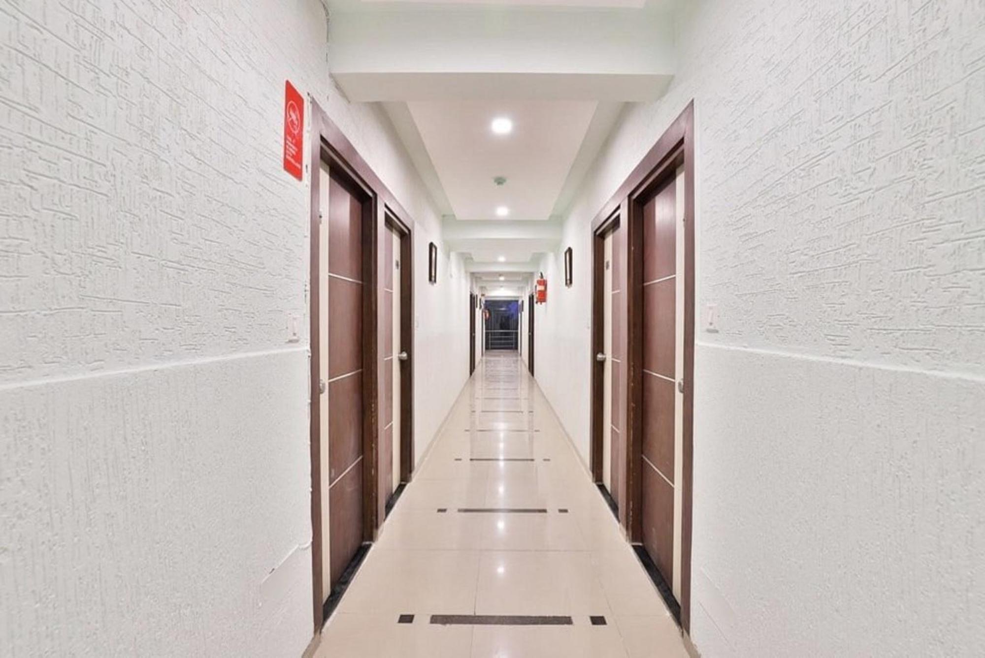 Hotel The Grand Pritam ガンディーナガル エクステリア 写真